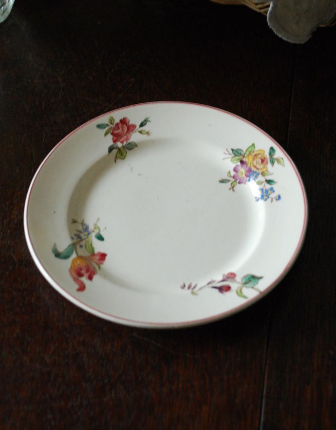 テーブルウェア(食器)　アンティーク雑貨　Lonchamp製（ロンシャン）フランスアンティークのおままごと食器セット。古いプレートで楽しむ食事やスイーツは特別感があります。(m-1464-z)