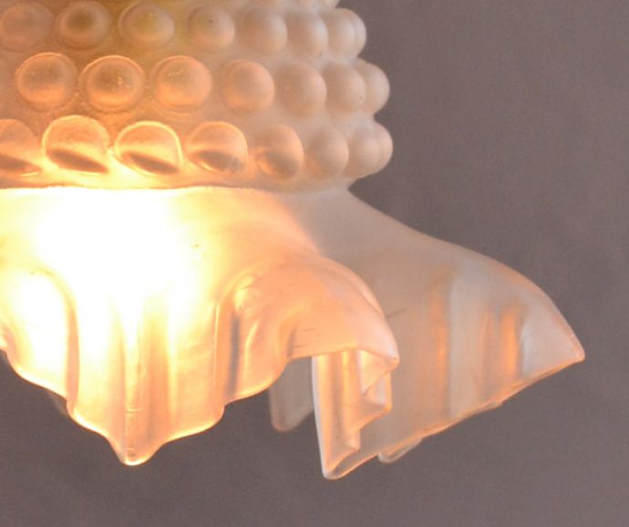 ペンダントライト　照明・ライティング　華やかなシルエット＆ドット模様のアンティークペンダントライト（コード・シャンデリア電球付き・ギャラリーなし）。シェードから漏れる光に癒されます。(m-1476-z)