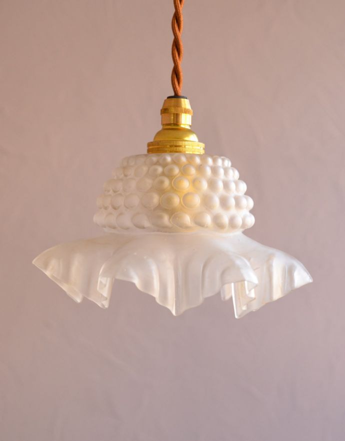 ペンダントライト　照明・ライティング　華やかなシルエット＆ドット模様のアンティークペンダントライト（コード・シャンデリア電球付き・ギャラリーなし）。【 シェードのサイズ 】直径15.5×高さ8.5cmコードは50、80cm以外にも、ご希望の長さで加工してお届けします。(m-1476-z)