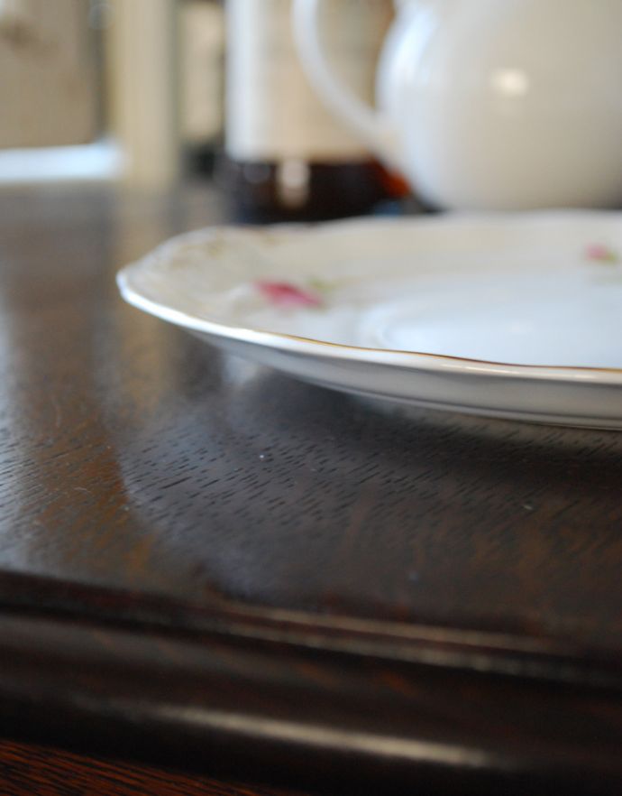 OLD ROYAL BONE CHINA」ボーンチャイナのアンティークバラプレート（大