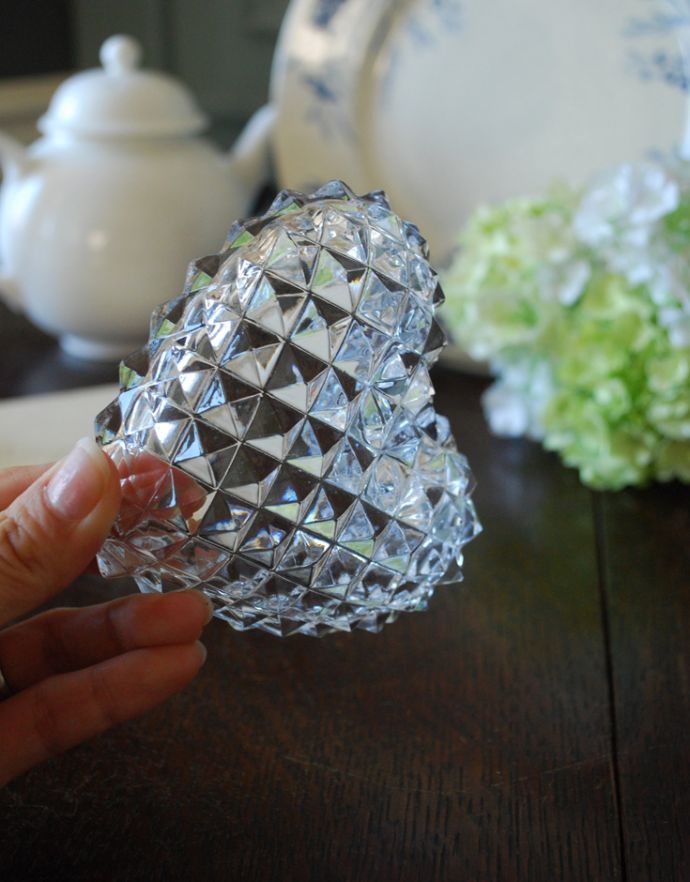 きらきら輝くハートのアッシュトレイ（灰皿）、アンティークプレス