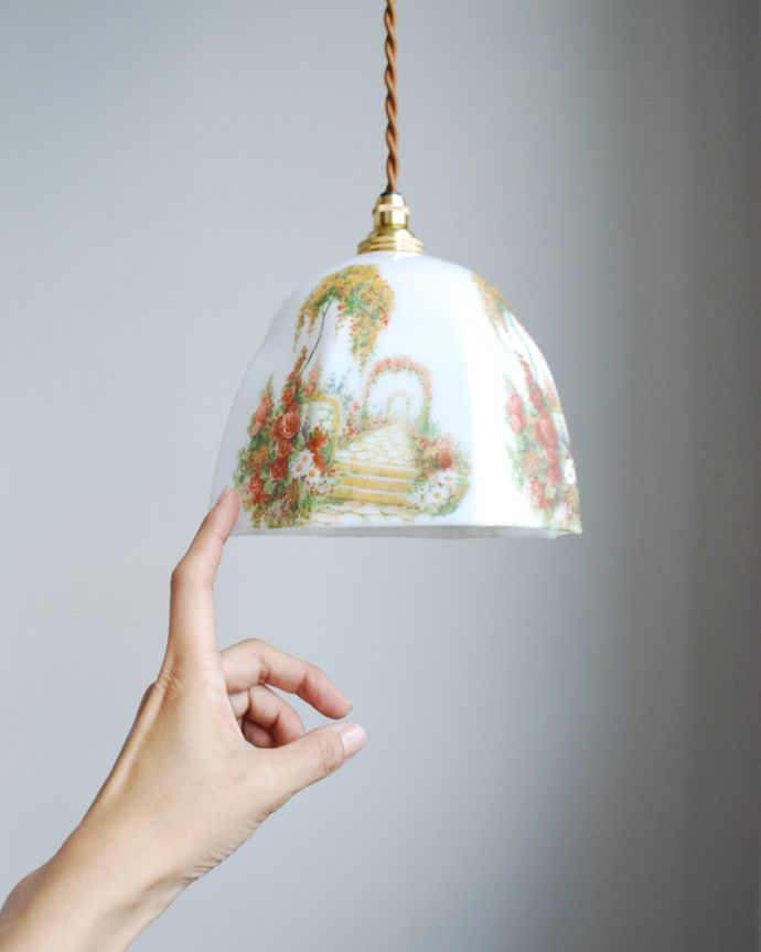 ペンダントライト　照明・ライティング　アンティークペンダントライト（コード・シャンデリア電球・ギャラリーなし）。ふわんと膨らんだ優しいシルエットのランプは、１つでも存在感たっぷりです。(m-1556-z)