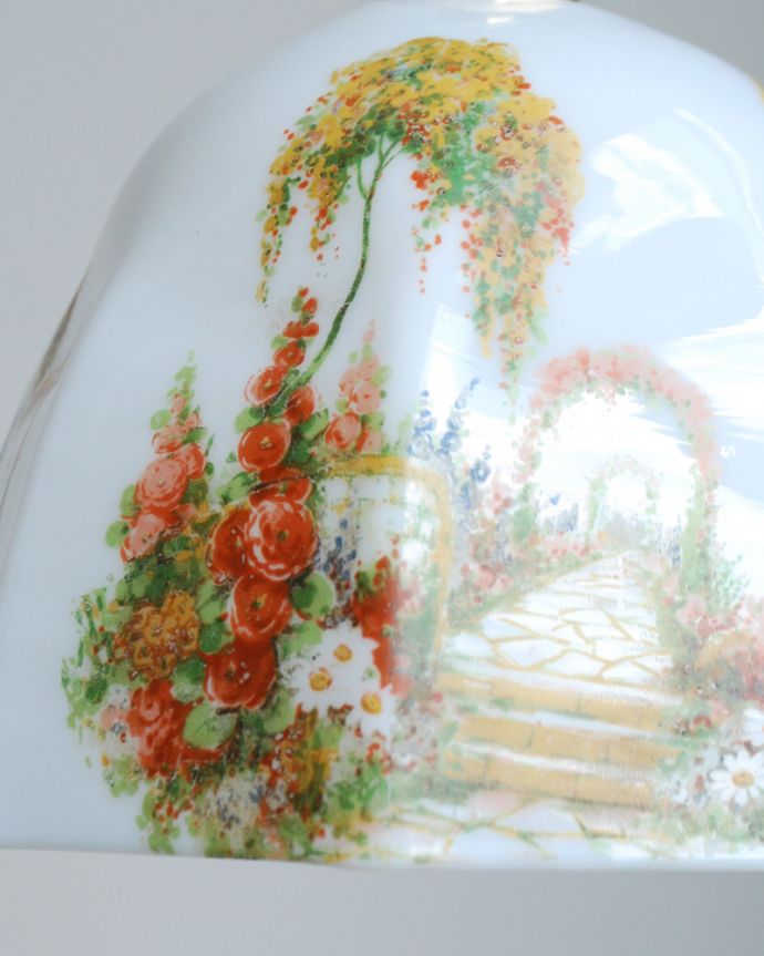 ペンダントライト　照明・ライティング　アンティークペンダントライト（コード・シャンデリア電球・ギャラリーなし）。たくさんの色を使って描かれたイングリッシュガーデン。(m-1556-z)