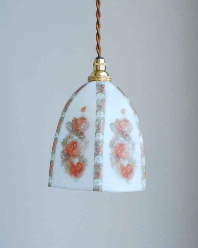 ペンダントライト 照明・ライティング アンティークペンダントライト(コード・シャンデリア電球・ギャラリーなし)。シェードは、アンティークのため、誤差があったり、キズ、汚れが入っている場合もあります。(m-1566-z)