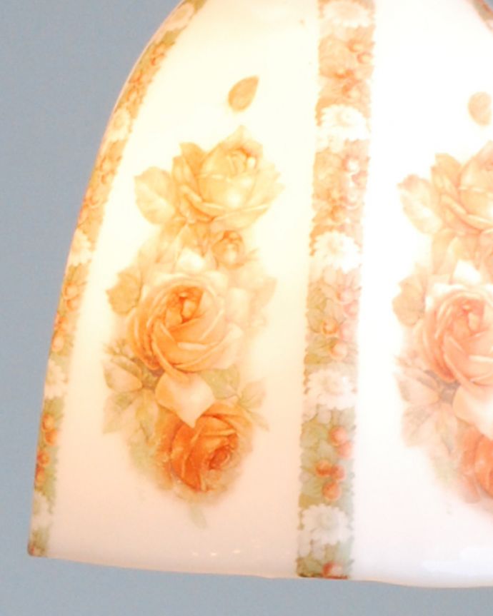 ペンダントライト 照明・ライティング アンティークペンダントライト(コード・シャンデリア電球・ギャラリーなし)。ガラスの模様が、アンティーク独特の風合いになっています。(m-1566-z)