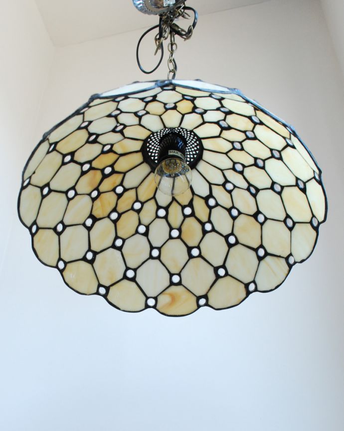 ペンダントライト 照明・ライティング アンティークリプロダクション ステンドグラスランプA(コード・E26球付き・ギャラリーなし)。下から見上げても素敵なデザインにうっとりです。(m-1574-z)