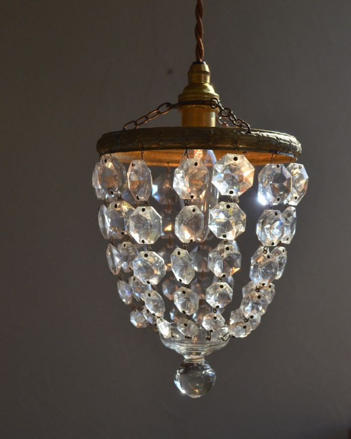 ペンダントライト 照明・ライティング 可憐で女性らしい小さなガラスパーツのアンティークシャンデリア。灯りが灯るとさらにガラスがキラキラと輝きます。(m-1612-z)