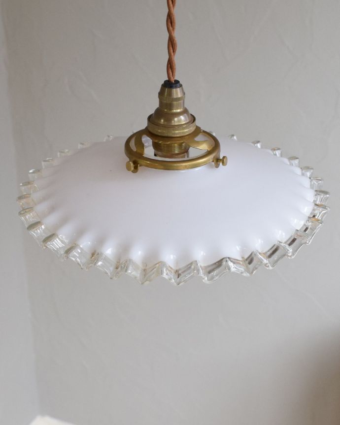 ペンダントライト　照明・ライティング　アンティークシェードペンダントライト（コード・シャンデリア球・ギャラリーA付き）。【 シェードのサイズ 】直径21.5×高さ5cmコードは50、80cm以外にも、ご希望の長さで加工してお届けします。(m-1760-z)