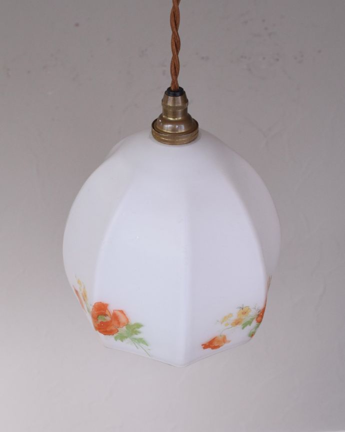 ペンダントライト　照明・ライティング　お花が可愛いアンティークペンダントライト（コード・シャンデリア電球・ギャラリーなし）。上から見るとこんな感じです。(m-1795-z)