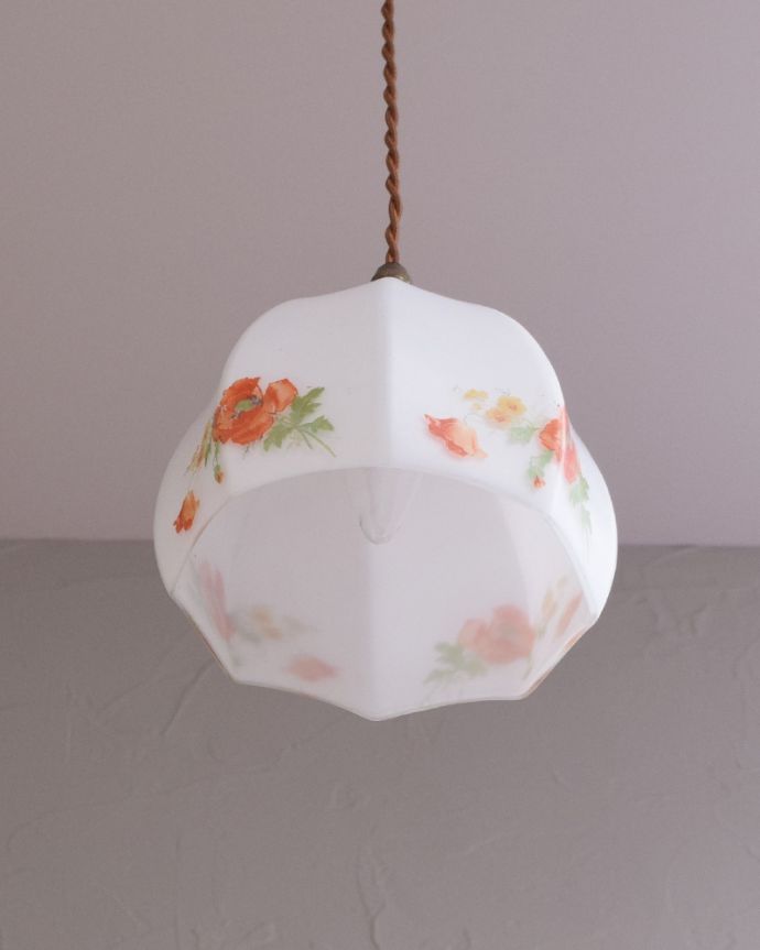 ペンダントライト　照明・ライティング　お花が可愛いアンティークペンダントライト（コード・シャンデリア電球・ギャラリーなし）。あたたかい光がお部屋を包み込みます。(m-1795-z)