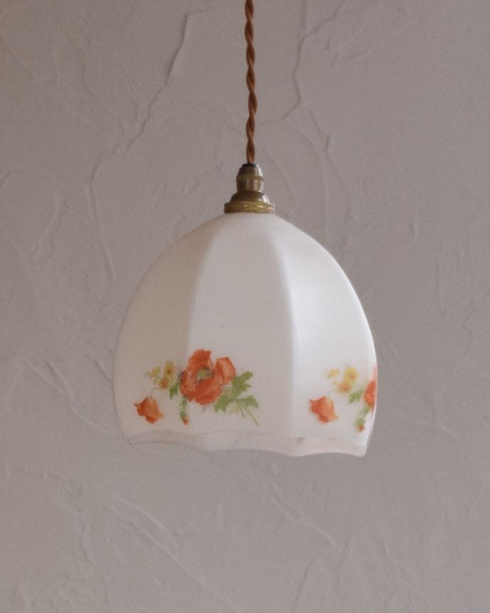 ペンダントライト　照明・ライティング　お花が可愛いアンティークペンダントライト（コード・シャンデリア電球・ギャラリーなし）。【 シェードのサイズ 】幅17×奥行17×高さ14.5cmコードは50、80cm以外にも、ご希望の長さで加工してお届けします。(m-1795-z)