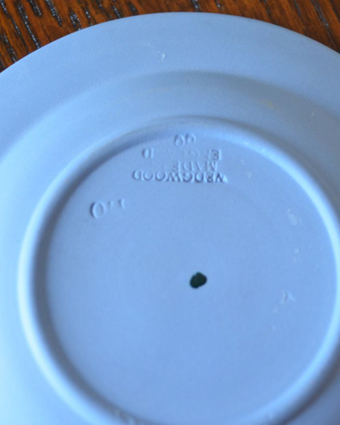 アンティーク 陶磁器の雑貨　アンティーク雑貨　ウェッジウッドピンディッシュ（Wedgwood） 、ジャスパーウェアプレート。バックスタンプが付いています。(m-1858-z)