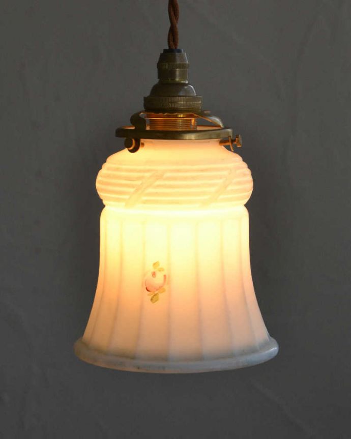 ペンダントライト 照明・ライティング 水色が子供部屋にも合うアンティークペンダントライト(コード・シャンデリア電球・ギャラリーA付き)。1つでも存在感たっぷり。(m-1981-z)