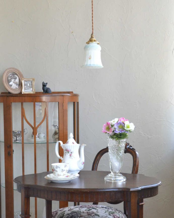 ペンダントライト 照明・ライティング 水色が子供部屋にも合うアンティークペンダントライト(コード・シャンデリア電球・ギャラリーA付き)。この光の下では不思議と時間もゆっくりと流れていきます。(m-1981-z)