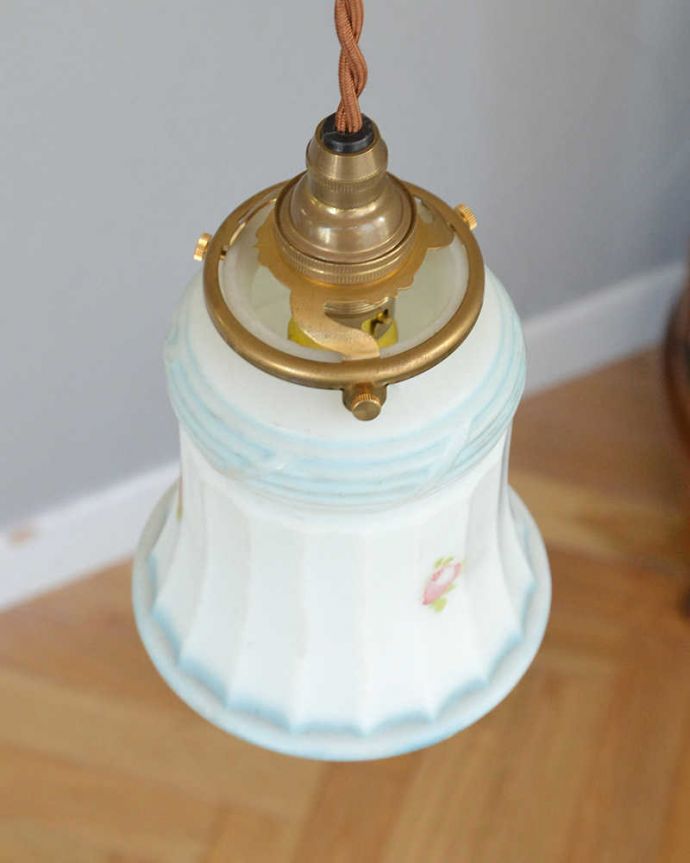 ペンダントライト 照明・ライティング 水色が子供部屋にも合うアンティークペンダントライト(コード・シャンデリア電球・ギャラリーA付き)。コードは50、80cm以外にも、ご希望の長さで加工してお届けします。(m-1981-z)