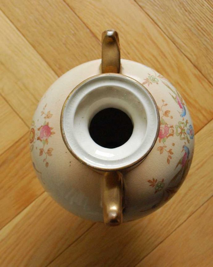 アンティーク 陶磁器の雑貨　アンティーク雑貨　花模様がロマンチックなアンティーク　クラウンデボンの花器。アンティークなので多少のキズ・汚れがある場合があります。(m-1999-z)