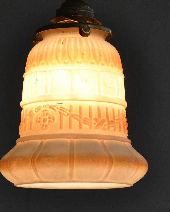 ペンダントライト　照明・ライティング　大人っぽい上品な形のアンティークペンダントライト（コード・シャンデリア球・ギャラリーA）。。(m-2012-z)