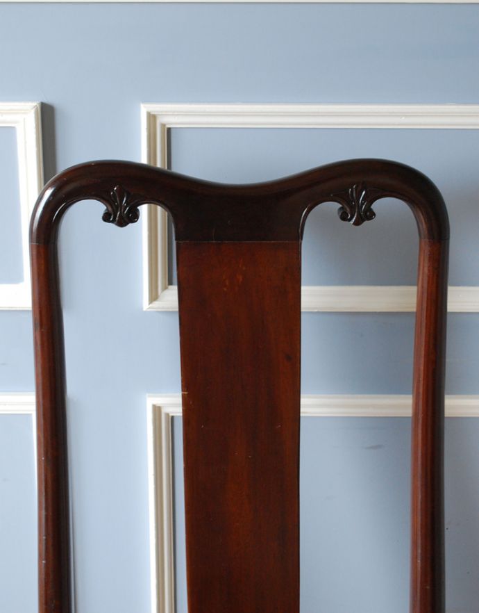 ダイニングチェア　アンティーク チェア　マホガニー材のアンティークチェア、クイーンアンチェア。木目や色は1脚1脚微妙に違いますが、どれもキレイに仕上げています。(m-283-c-1)