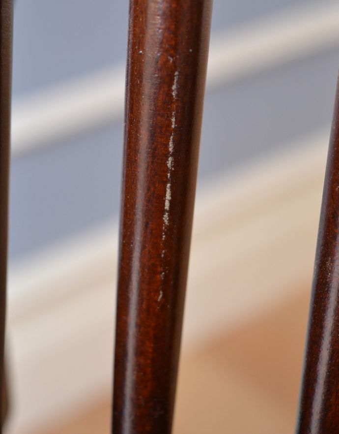 キッチンチェア アンティーク チェア 英国から届いたアンティークの椅子、ホイールバックチェア。キズや汚れ、木目や色は1脚1脚微妙に違いますが、どれもキレイに仕上げています。(m-290-c-1)