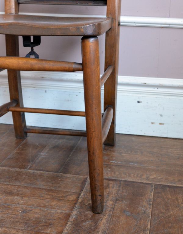 チャーチチェア　アンティーク チェア　カントリースタイルに似合うアンティークチェア、大人色のチャーチチェア。メンテナンスをしっかりしてあるので、大柄な男性でも安心してお掛けください。(m-327-c)