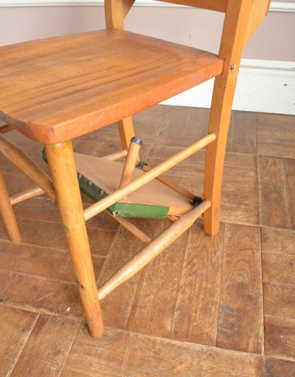 お祈り台付きのアンティークチェア、クロス入りのチャーチチェア(m-330