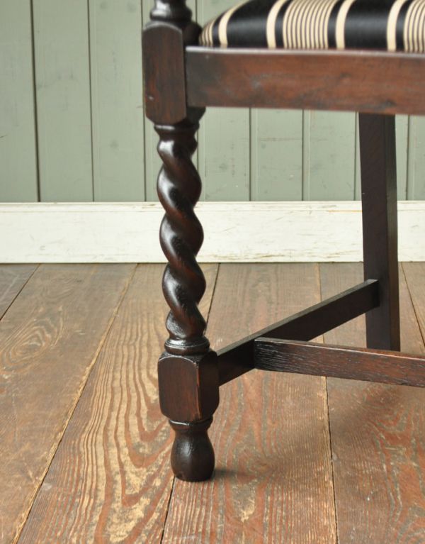 m-348-c　アンティークマホガニーアームチェアの脚