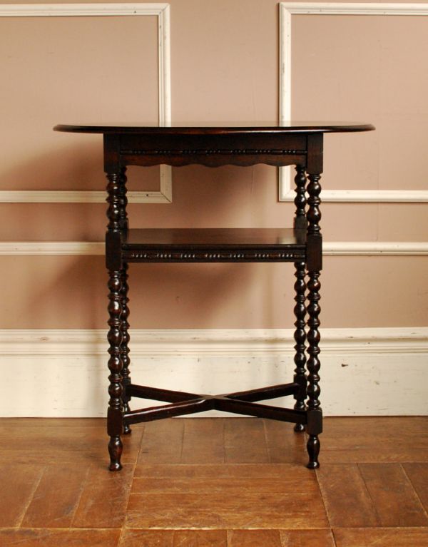 アンティーク家具 英国のアンティーク家具、丸い天板のオケージョナルテーブル。きちんとメンテナンスしていますので、届いたその日からお使いいただけます。(m-359-f)