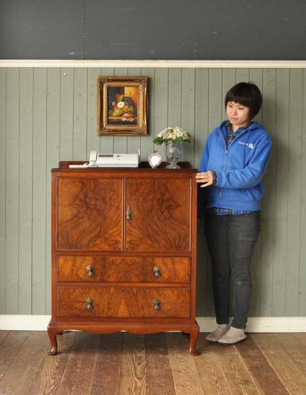 アンティークのチェスト　アンティーク家具　美しいアンティーク英国家具、マホガニー材の素敵なキャビネット。引き出しと扉の収納があります。(m-368-f)