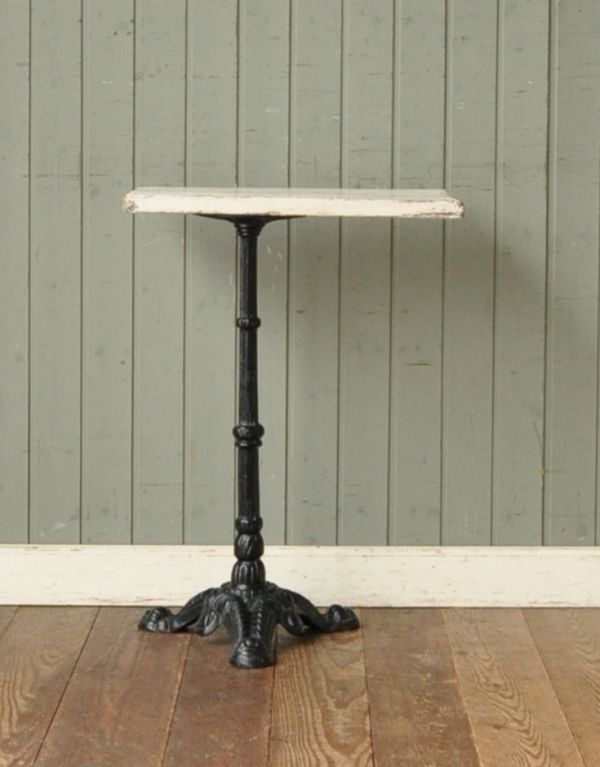 アンティーク家具　オシャレなフランスのアンティーク家具、アイアン脚のカフェテーブル。お部屋の片隅に置いてあるだけでオシャレな空気に。(m-370-f)
