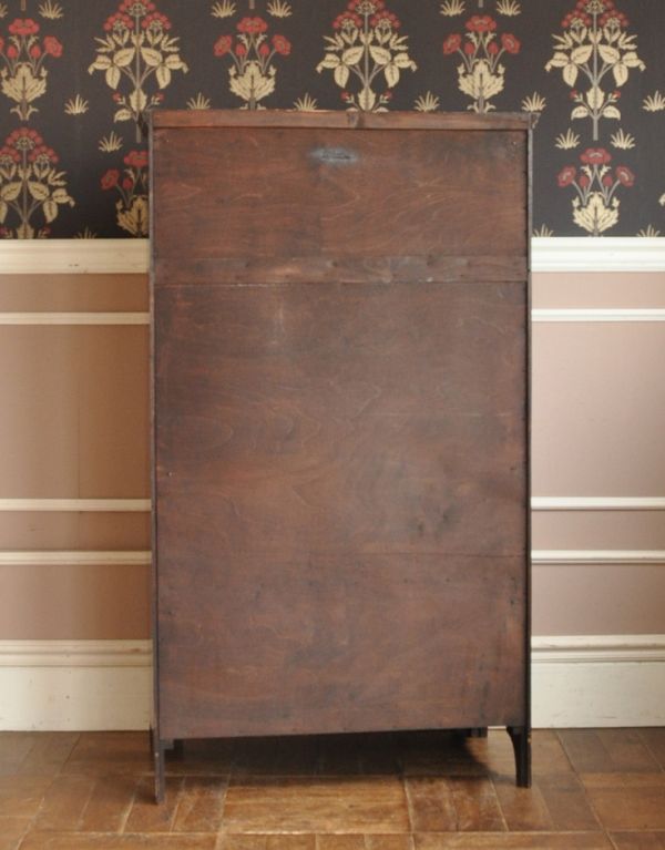 アンティーク家具 英国デザインのガラス扉付きアンティークビューローブックケース。後ろから見ても美しいです。(m-371-f)