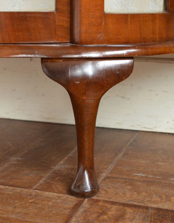 アンティーク家具　引き戸タイプのアンティーク英国家具、ガラスのショーケース（飾り棚）。きちんと支えます。(m-385-f)