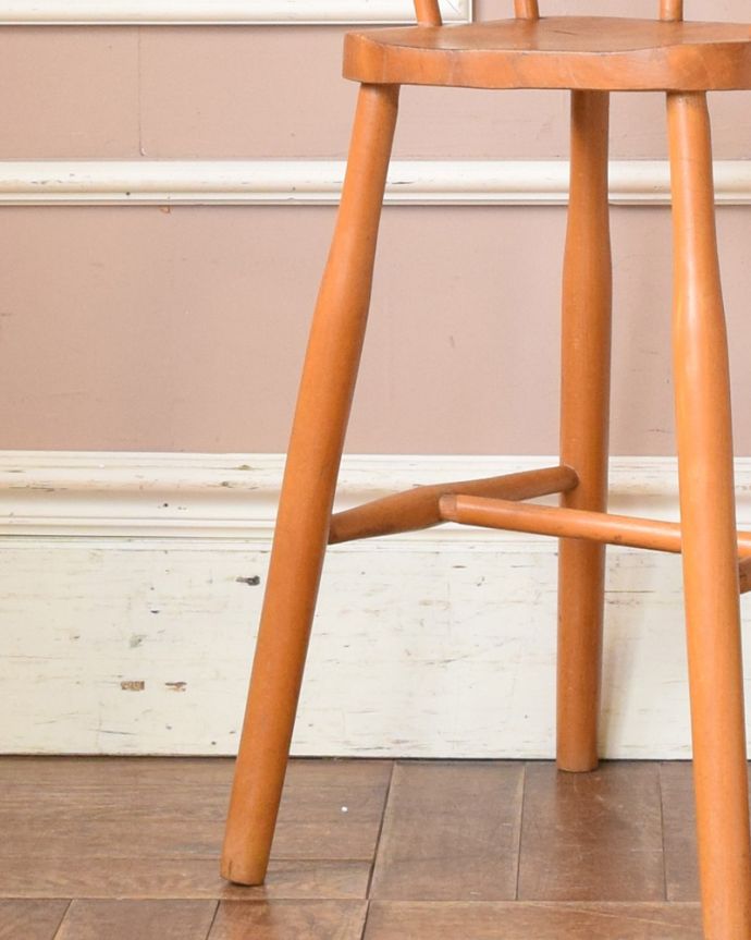 スツール・オットマン　アンティーク チェア　シンプルなデザインのキッズハイスツール、かわいいアンティークチェア。繊細な脚。(m-395-c)