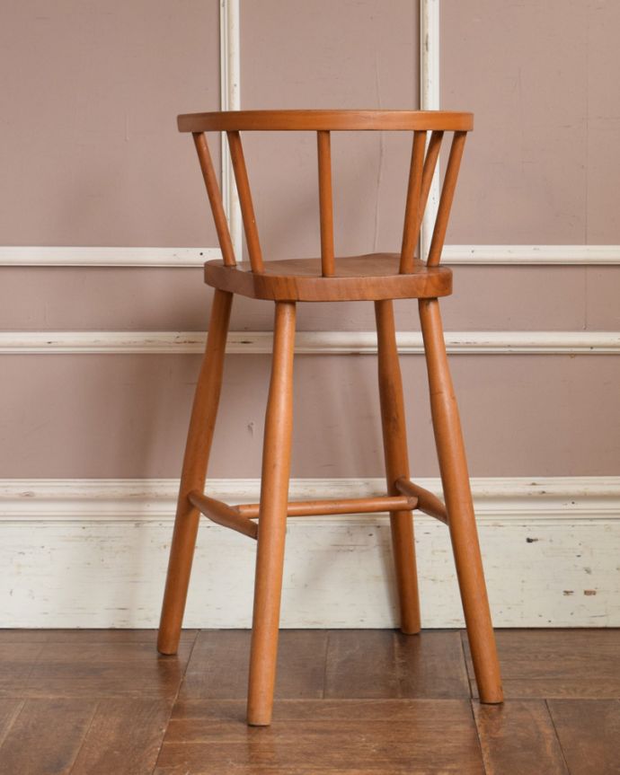 スツール・オットマン　アンティーク チェア　シンプルなデザインのキッズハイスツール、かわいいアンティークチェア。アンティークらしく、流行を追わずに長く使えるデザイン。(m-395-c)