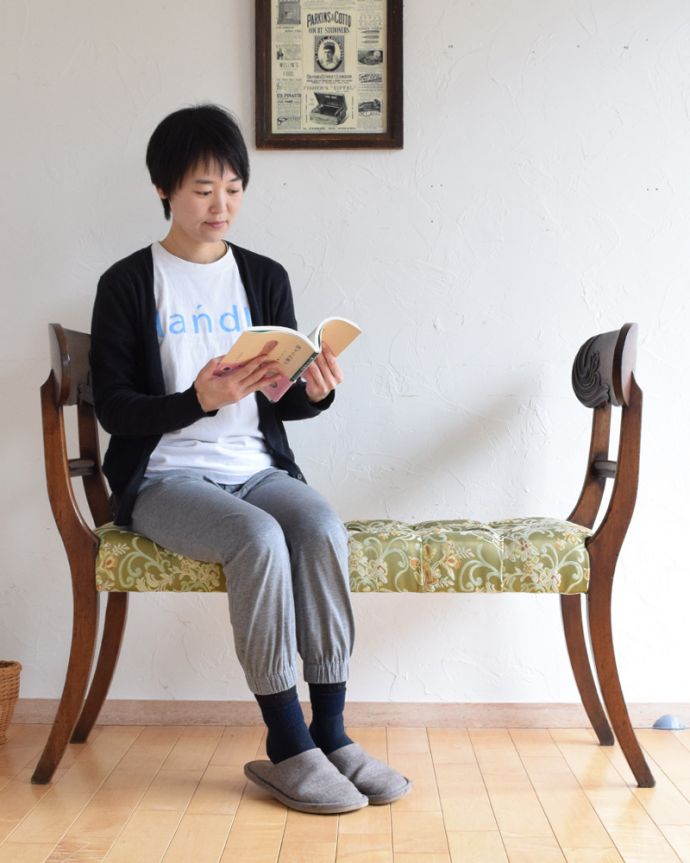 セティ・ソファ・ベンチ　アンティーク チェア　英国アンティーク家具、装飾が美しいマホガニー材のウィンドーシート（ベンチ）。飾っても使っても楽しめる椅子です。(m-398-c)