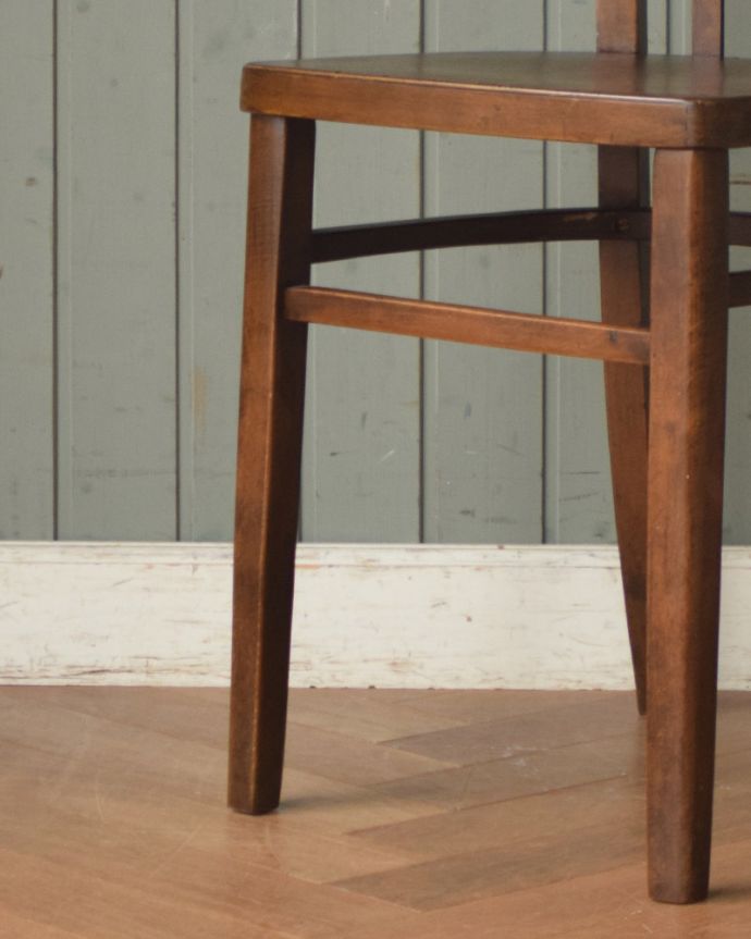 ベントウッドチェア　アンティーク チェア　書斎やダイニングでも使えるアンティークベントウッドチェア。きちんとお直ししていますので、大柄な男性でも安心してお掛け下さい。(m-402-c)