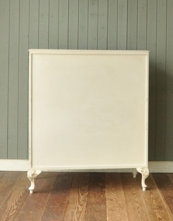 アンティーク家具 ドレッシーなアンティークのフレンチ家具、6杯引き出しのチェスト。裏側もキチンと仕上げているので、キレイな状態です。(m-403-f)