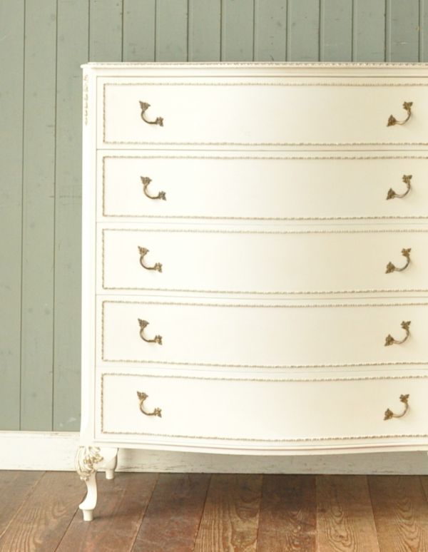 アンティーク家具 ドレッシーなアンティークのフレンチ家具、6杯引き出しのチェスト。引き出しが5杯あるので、細々したものを収納できます。(m-403-f)