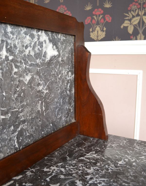 サイドボード アンティーク家具 アンティークのカッコイイ英国家具、大理石のウォッシュスタンド。正面にも大きな天然大理石。(m-413-f)