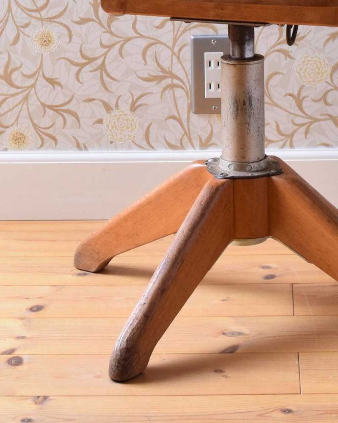 希少★アンティーク★木製 回転椅子 デスクチェア 【高さ調節可能】 英国アンティークの回転椅子、木製のデスクチェア（リボルビングチェア