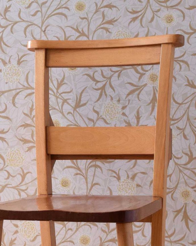 チャーチチェア　アンティーク チェア　教会で使われていたアンティークチェア、シンプルな背もたれのチャーチチェア。教会ごとに違う背もたれいろんなデザインのチャーチチェア。(m-429-c)