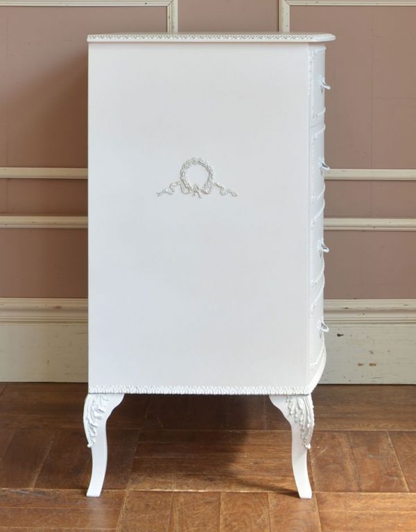 アンティークのチェスト アンティーク家具 ホワイトペイントのアンティークフランス家具、4段のフレンチチェスト。メンテナンスをしっかりしてお届けしますので、届いた日からお使いくださいね。(m-429-f)