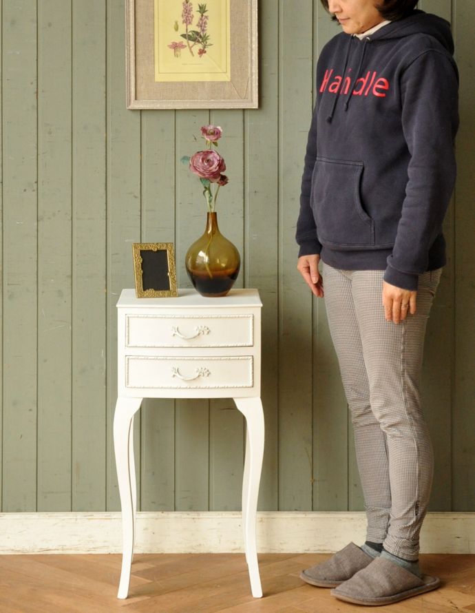 アンティークのチェスト　アンティーク家具　フランスのアンティークペイント家具、２杯引き出し付きのサイドチェスト。とっても可愛いチェスト。(m-433-f)