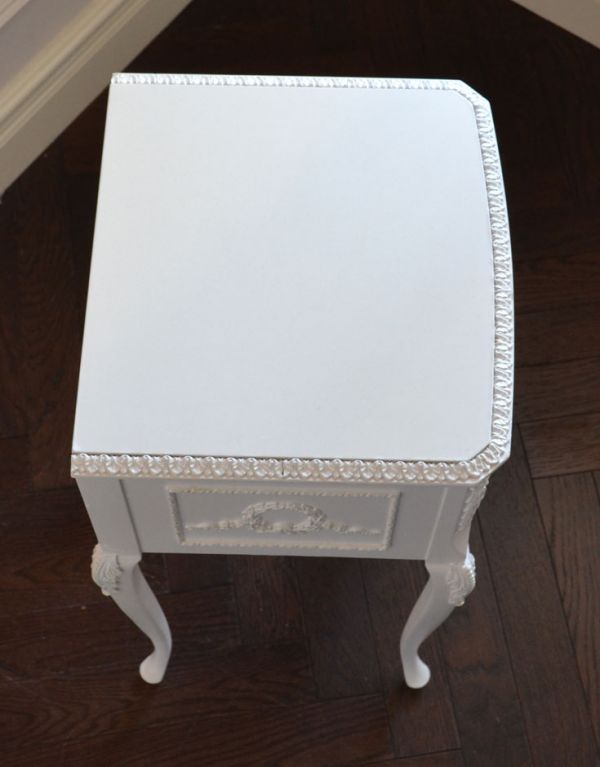 アンティークのチェスト アンティーク家具 フランスアンティークのペイント家具、コンパクトなサイドチェスト。天板ももちろんピカピカにお直ししています。(m-440-f)