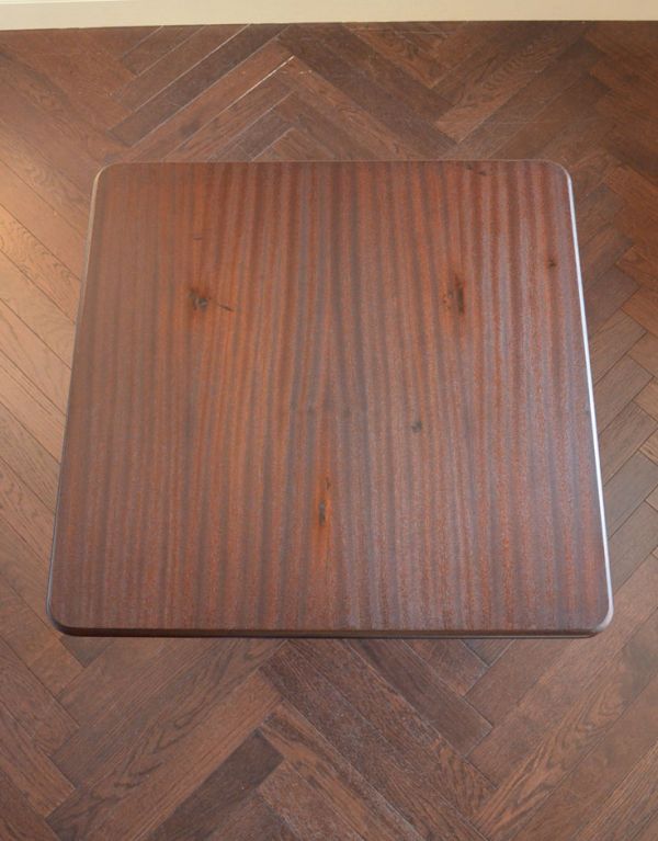 ロイドテーブル　アンティーク家具　フランスのアンティーク家具、アイアンの脚がかっこいいカフェテーブル。天板もキレイに仕上げました。(m-448-f)