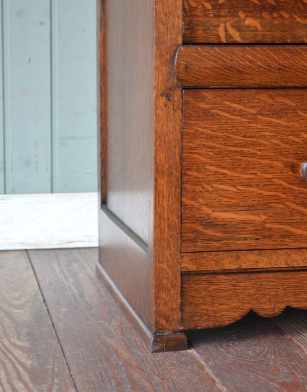 アンティークのドレッサー　アンティーク家具　大きなミラー付き英国のアンティーク家具、便利なドレッシングチェスト。カッティングが入った美しい脚。(m-453-f)