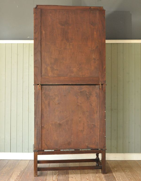 ビューロー　アンティーク家具　ステンドグラスのアンティーク家具、英国のブックビューロー（本棚とデスク）。キチンとメンテナンスしてあるので、裏側もキレイです。(m-459-f)