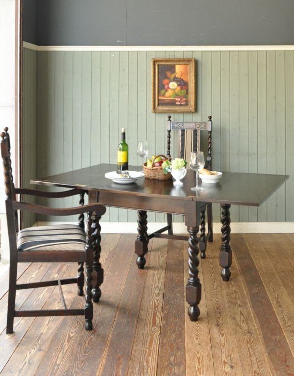 ロイドテーブル　アンティーク家具　イギリスのアンティーク家具、ツイスト脚のドローリーフテーブル（ダイニングテーブル）。急な来客があっても、このテーブルがあれば安心！ゆったり使えてリラックスできますよ。(m-460-f)