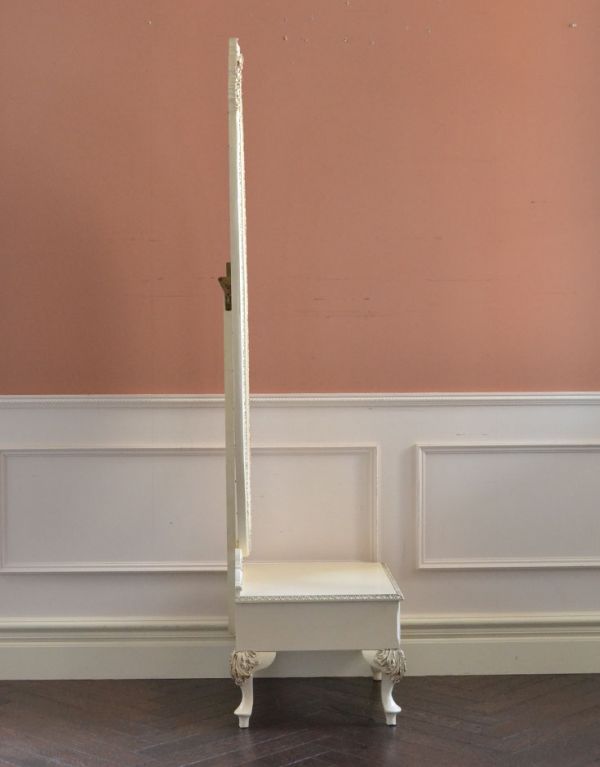 サイドバイサイド アンティーク家具 ドレッサーのように使えるアンティーク家具、大きなホワイトのスタンドミラー(姿見)。引き出しが付いていてもスッキリとしたシルエットなので、お家のなかで気軽に使って頂けます。(m-476-f)