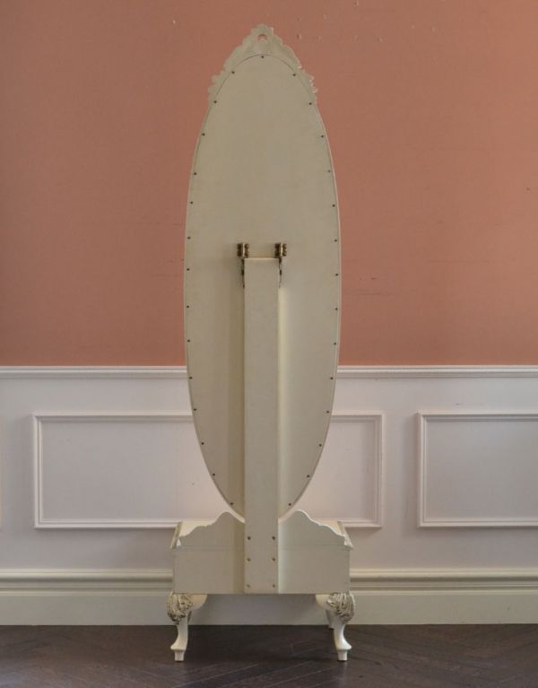 サイドバイサイド アンティーク家具 ドレッサーのように使えるアンティーク家具、大きなホワイトのスタンドミラー(姿見)。後ろも綺麗にペイントされています。(m-476-f)