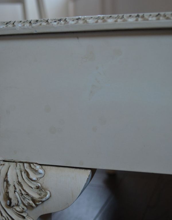 サイドバイサイド アンティーク家具 ドレッサーのように使えるアンティーク家具、大きなホワイトのスタンドミラー(姿見)。専門の職人によってお直ししていますが、アンティークは新品ではありません。(m-476-f)